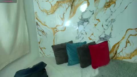 kingdanny_8 online show from March 8, 2026, 3:32 am