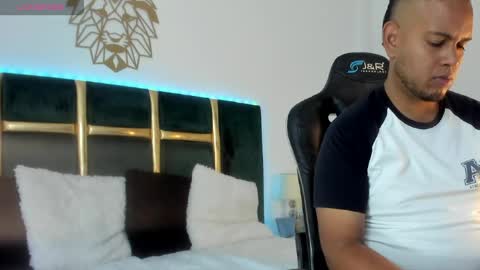 kingg_jay online show from May 14, 2026, 11:50 am