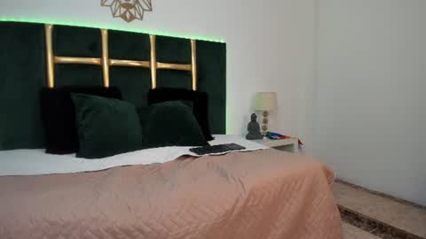 kingg_jay online show from June 19, 2026, 11:25 am