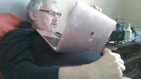 kingtongue10 online show from January 22, 2025, 7:24 pm