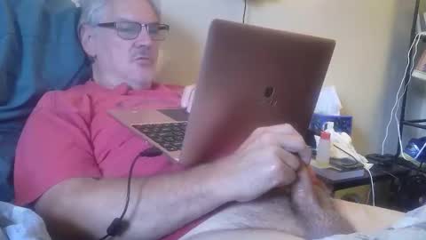 kingtongue10 online show from May 9, 2026, 12:43 pm