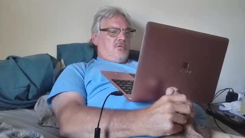 kingtongue10 online show from May 18, 2026, 11:10 pm