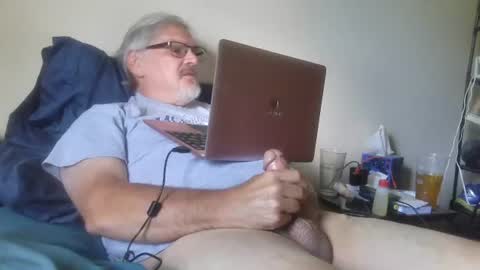 kingtongue10 online show from June 19, 2026, 9:07 pm