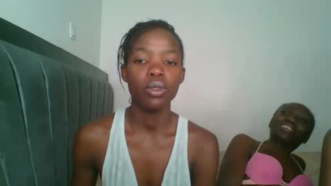 kinky_aria online show from October 24, 2025, 5:53 pm