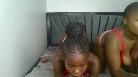 kinky_aria online show from November 26, 2025, 8:37 am