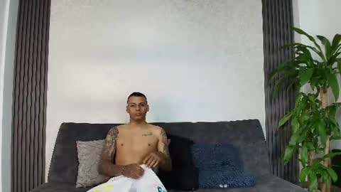 Snapshot of kinky_doll2 chatting on July 27, 2026, 11:28 am kinky_doll2 online show from July 27, 2026, 11:28 am