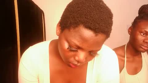 Lola online show from September 25, 2025, 1:20 am