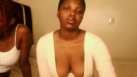 Lola online show from October 5, 2025, 2:48 pm