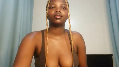 Lola online show from October 21, 2025, 12:39 pm