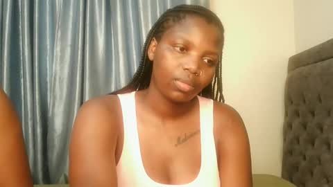 Lola online show from April 10, 2026, 6:45 pm