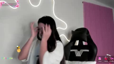 kinky yeyns online show from February 22, 2026, 2:24 am