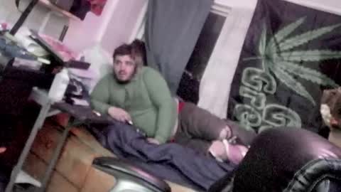 Snapshot of kinkybiguy14 chatting on December 22, 2025, 4:31 am Kinky Cassie online show from December 22, 2025, 4:31 am