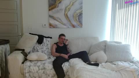 KinkyCouple0025 online show from January 3, 2025, 4:37 pm