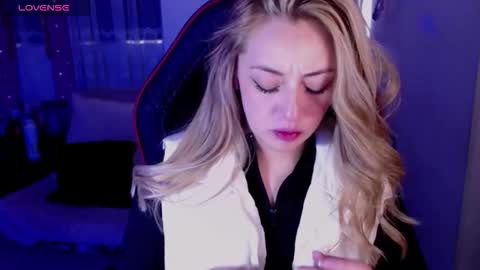  Sara  online show from February 10, 2026, 7:40 pm