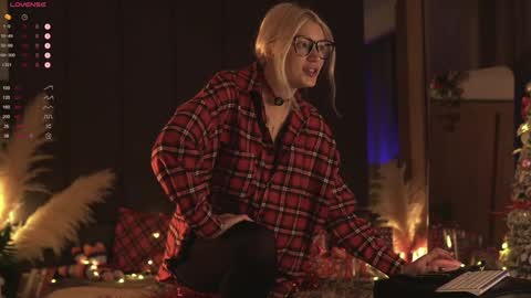 kinkylina_ online show from January 1, 2025, 11:16 am