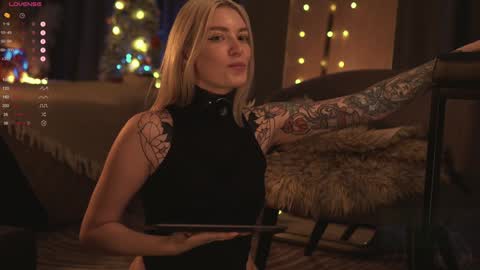 kinkylina_ online show from January 8, 2025, 7:24 pm