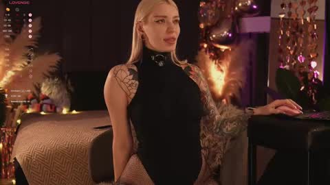 kinkylina_ online show from February 10, 2025, 9:25 pm