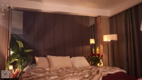 kinkylina_ online show from November 12, 2025, 1:00 pm