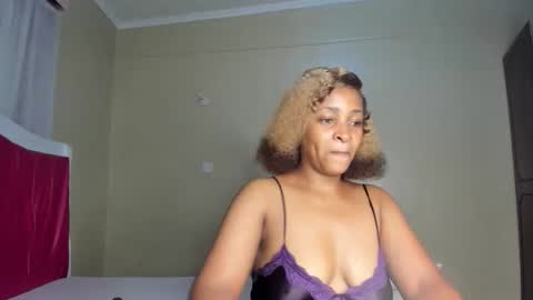 Kinky online show from April 12, 2026, 4:12 pm