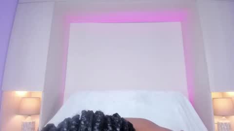 M A R A  online show from October 22, 2025, 4:02 am