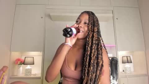 M A R A  online show from March 10, 2026, 12:10 pm