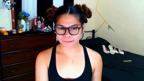 KIRA online show from March 22, 2026, 5:05 pm