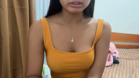 kira_danaya online show from April 3, 2026, 4:49 pm