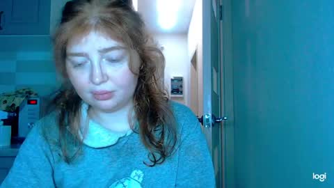 Snapshot of kira_foxy_ chatting on June 1, 2026, 8:38 am Kira online show from June 1, 2026, 8:38 am
