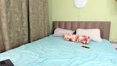 Snapshot of kira_kittyxxx chatting on December 2, 2024, 6:20 am Kira online show from December 2, 2024, 6:20 am