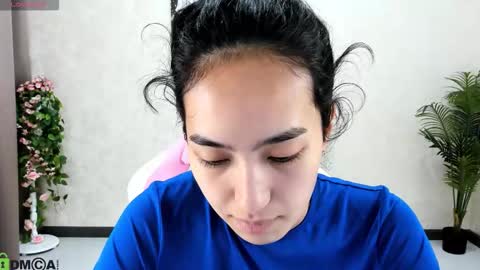 Aura online show from October 12, 2025, 1:59 am