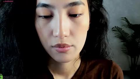 Aura online show from November 20, 2025, 2:56 am