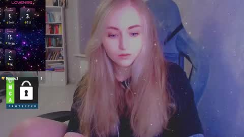Snapshot of kira_love_sleep chatting on November 3, 2025, 2:51 pm you know thumb up me please its important online show from November 3, 2025, 2:51 pm