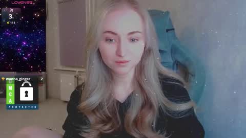 Snapshot of kira_love_sleep chatting on February 7, 2026, 4:33 pm you know thumb up me please its important online show from February 7, 2026, 4:33 pm