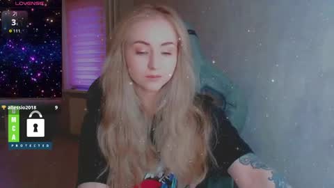 Snapshot of kira_love_sleep chatting on April 15, 2026, 4:47 pm you know thumb up me please its important online show from April 15, 2026, 4:47 pm