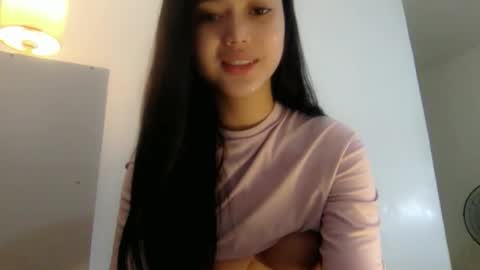 KIRA online show from April 24, 2026, 9:50 pm