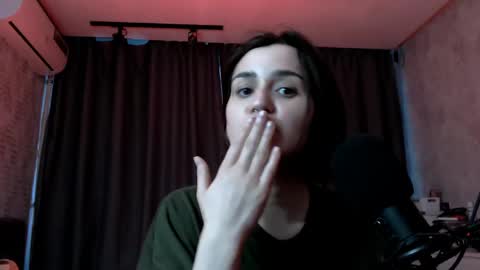 Kira  follow me  online show from May 16, 2026, 1:02 am