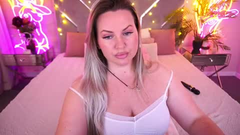 Kira online show from April 23, 2026, 8:00 pm