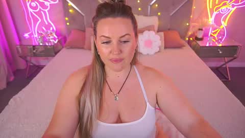 Snapshot of kiracandys chatting on May 4, 2026, 8:27 pm Kira online show from May 4, 2026, 8:27 pm