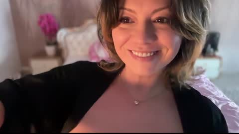 KiraDivine online show from February 25, 2026, 2:16 pm