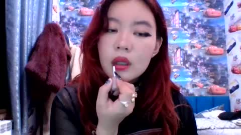 Kira online show from November 7, 2025, 8:09 pm