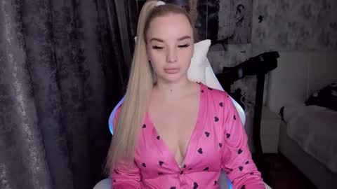 kirakrox online show from November 11, 2025, 6:52 pm