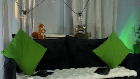 Kira    online show from February 14, 2026, 6:04 pm