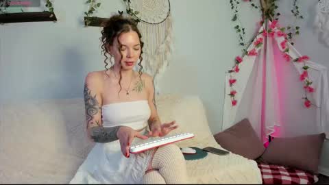 little vampire online show from October 24, 2025, 7:05 am