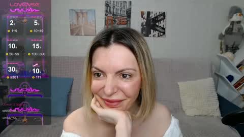 kiramartins cat online show from December 20, 2024, 4:31 am