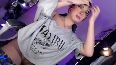Snapshot of kiramillerxx chatting on June 25, 2026, 2:11 am Its your girl KIRA online show from June 25, 2026, 2:11 am