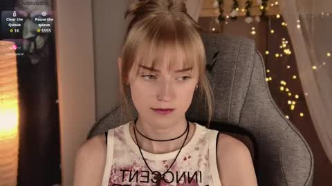 Kira online show from April 22, 2026, 11:50 pm