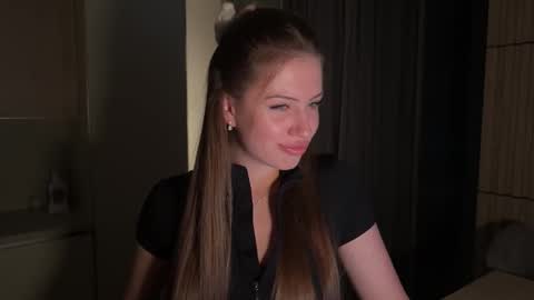 Kira online show from October 7, 2025, 2:25 pm