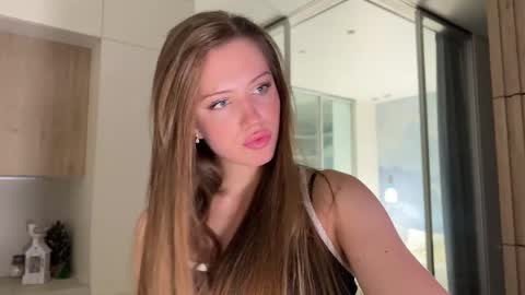 Kira online show from April 18, 2026, 4:00 pm