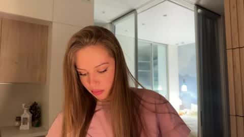 Kira online show from April 20, 2026, 5:59 pm