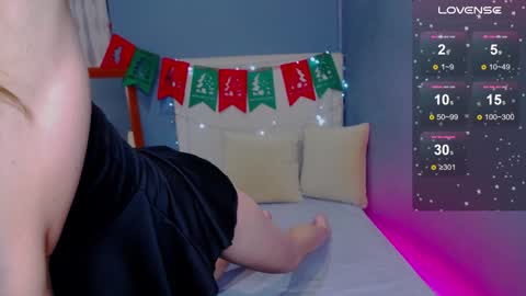 KiraNigt online show from December 25, 2024, 2:46 am